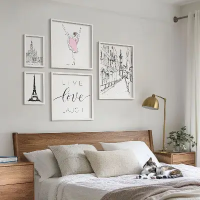Set de 5 cuadros para salón con diseño de inspiraciones parisinas