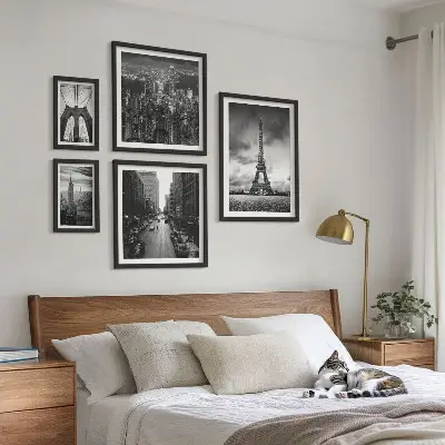 Conjunto de cuadros decorativos con iconos arquitectónicos en blanco y negro