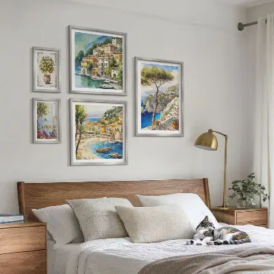 Set de 5 cuadros para salón con diseño de ciudades costeras