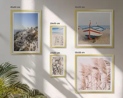 Pared galería de arte paisajes, playas y edificios blancos