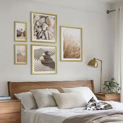 Set de 5 cuadros decorativos para salón con diseño de conchas marinas y arena