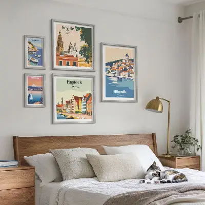 Conjunto de cuadros decorativos con paisajes de ciudades costeras