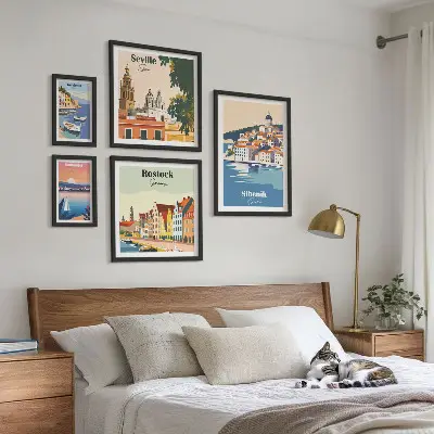 Conjunto de cuadros decorativos con paisajes de ciudades costeras