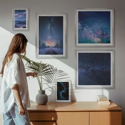 Conjunto de cuadros decorativos con diseño de paisajes nocturnos cósmicos