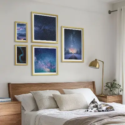 Conjunto de cuadros decorativos con diseño de paisajes nocturnos cósmicos