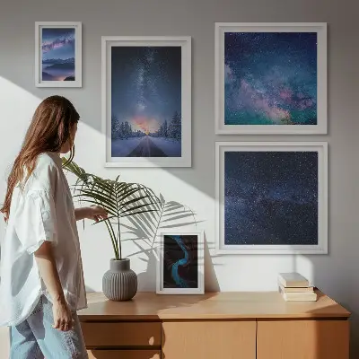 Conjunto de cuadros decorativos con diseño de paisajes nocturnos cósmicos