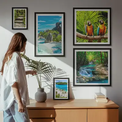 Conjunto de cuadros decorativos con diseño de paisajes tropicales, aves y cascadas