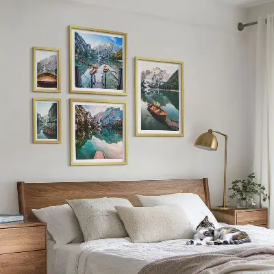 Pared galería de arte lagos tranquilos con barcos de madera