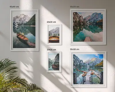 Pared galería de arte lagos tranquilos con barcos de madera