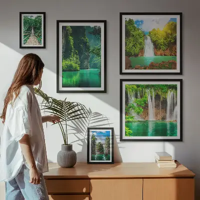 Set de 5 cuadros para salón con diseño de cascadas tropicales y naturaleza verde
