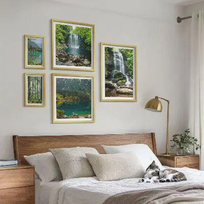 Conjunto de cuadros decorativos con paisajes de cascadas y naturaleza forestal