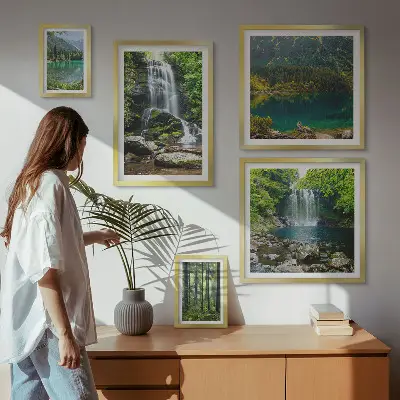 Conjunto de cuadros decorativos con paisajes de cascadas y naturaleza forestal