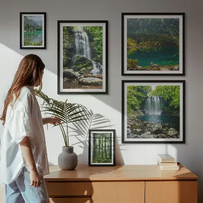 Conjunto de cuadros decorativos con paisajes de cascadas y naturaleza forestal