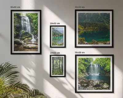 Conjunto de cuadros decorativos con paisajes de cascadas y naturaleza forestal