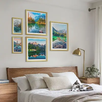 Conjunto de cuadros decorativos con paisajes de montaña, lagos y bosques