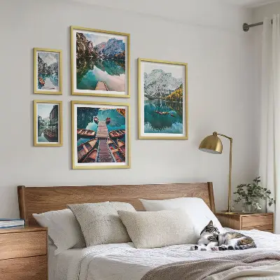 Set de 5 cuadros para salón con diseño de lagos de montaña y barcos de madera