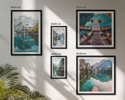 Set de 5 cuadros para salón con diseño de lagos de montaña y barcos de madera