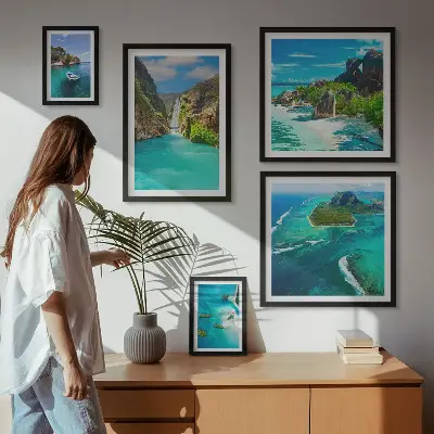 Pared galería de arte con diseño de cascadas y playas tropicales