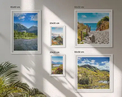 Conjunto de cuadros decorativos con paisajes de montañas y playas