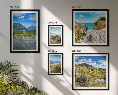 Conjunto de cuadros decorativos con paisajes de montañas y playas