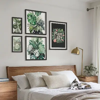 Set de 5 cuadros para salón con diseño de plantas en tonos bohemios verdes