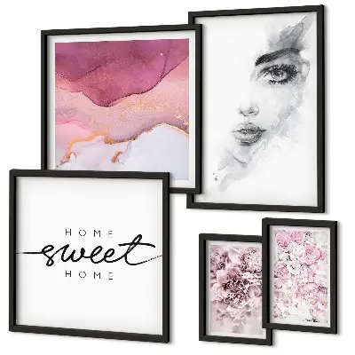 Pared galería de arte retratos de mujeres y flores en tonos pastel