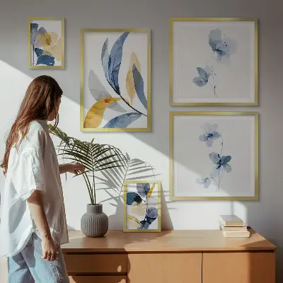Conjunto de cuadros decorativos con motivos vegetales en tonos pastel