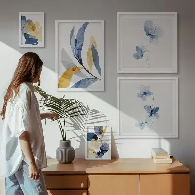 Conjunto de cuadros decorativos con motivos vegetales en tonos pastel