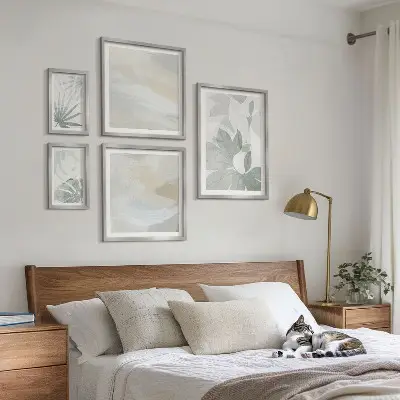 Set de 5 cuadros para salón con motivos vegetales en tonos grises y blancos