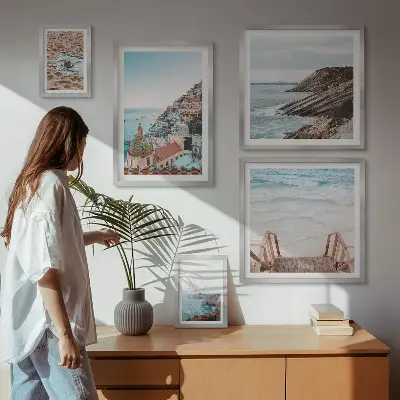 Conjunto de cuadros decorativos con paisajes de pueblos italianos y playas relajantes