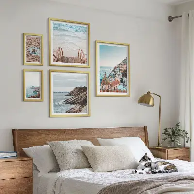 Conjunto de cuadros decorativos con paisajes de pueblos italianos y playas relajantes