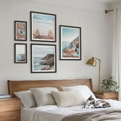 Conjunto de cuadros decorativos con paisajes de pueblos italianos y playas relajantes