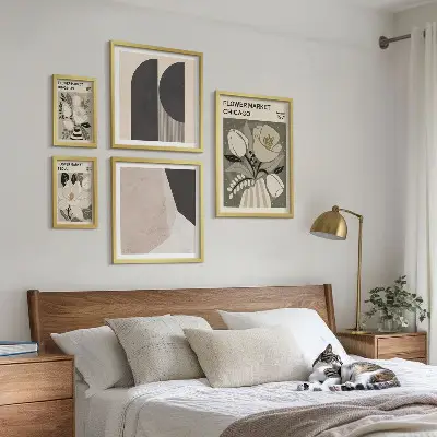 Set de 5 cuadros para salón con diseño de elegantes arreglos florales