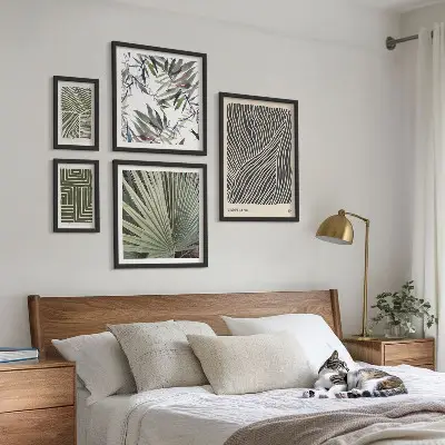 Conjunto de cuadros decorativos con patrones de plantas minimalistas