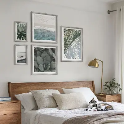 Set de 5 cuadros para salón con diseño de plantas tropicales y el mar