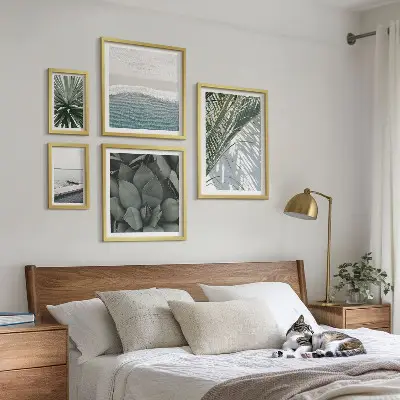 Set de 5 cuadros para salón con diseño de plantas tropicales y el mar