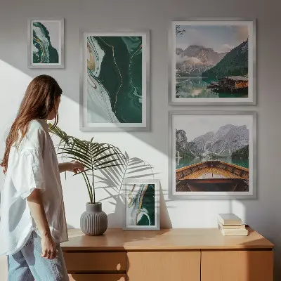 Conjunto de cuadros decorativos con paisajes de montañas, aguas y vegetación verde