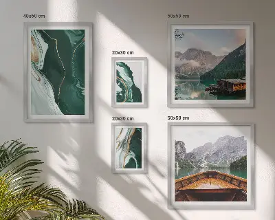 Conjunto de cuadros decorativos con paisajes de montañas, aguas y vegetación verde