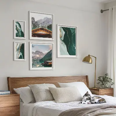 Conjunto de cuadros decorativos con paisajes de montañas, aguas y vegetación verde
