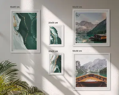 Conjunto de cuadros decorativos con paisajes de montañas, aguas y vegetación verde