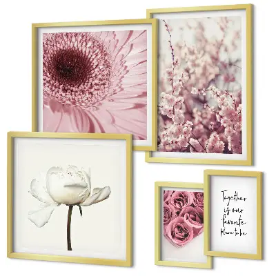 Conjunto de cuadros decorativos con diseño de toques florales románticos