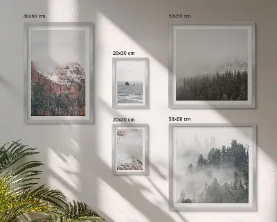 Pared galería de arte paisajes de montañas, bosques y nubes