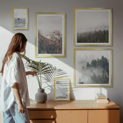 Pared galería de arte paisajes de montañas, bosques y nubes