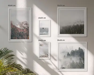 Pared galería de arte paisajes de montañas, bosques y nubes