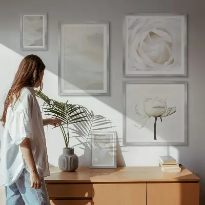 Set de 5 cuadros para salón con diseño de inspiraciones florales blancas