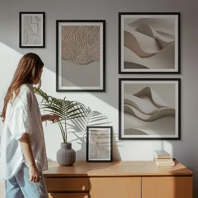 Conjunto de cuadros decorativos con patrones abstractos en color beige