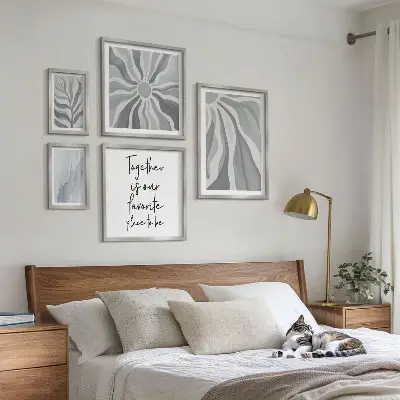 Conjunto de cuadros decorativos con patrones abstractos grises y blancos