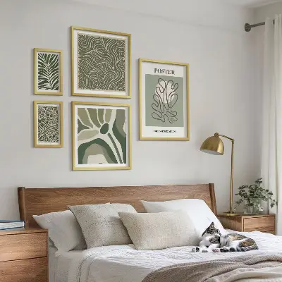 Conjunto de cuadros decorativos con formas abstractas de plantas en estilo bohemio