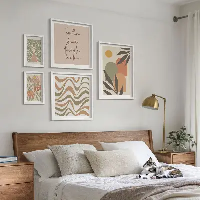 Conjunto de cuadros decorativos con motivos de plantas en tonos pastel