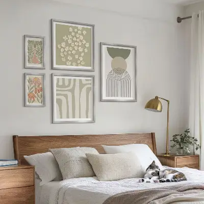 Set de 5 cuadros para salón con diseños gráficos de plantas en estilo pastel